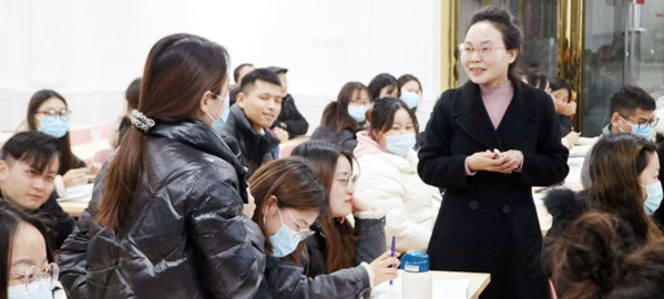 洛南 专家指导+名师授课+培优补弱+日清月结的教学模式