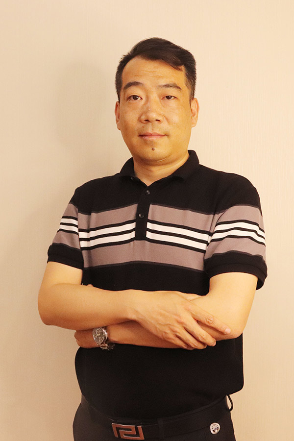 洛南冯少坤 本科学历,毕业于陕西师范大学