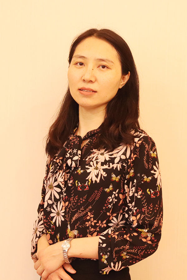 洛南王晓娜 研究生学历,毕业于华南师范大学